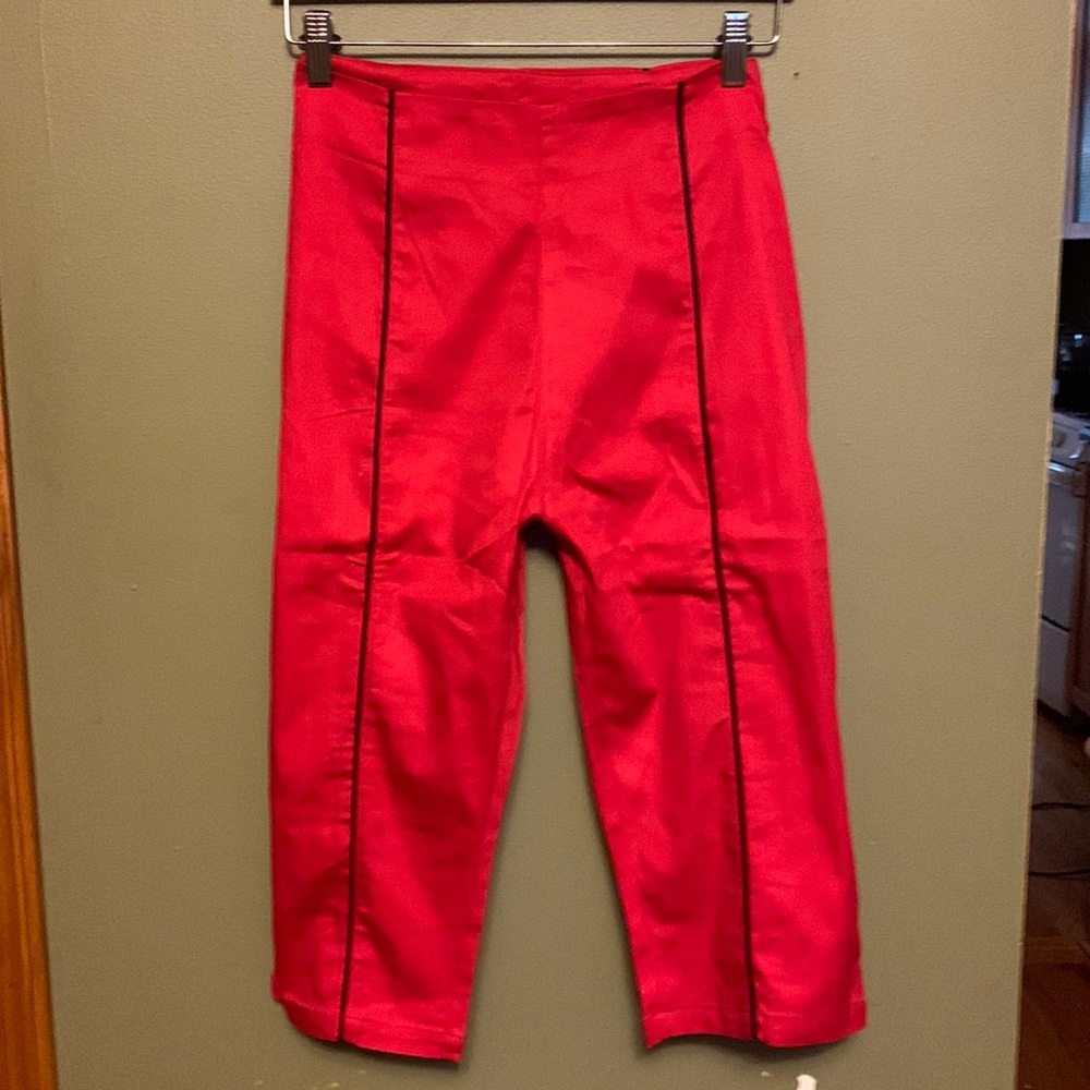 Red High Waist Capris